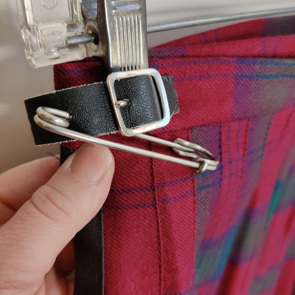 Vintage Deans of Scotland Women's Kilt Small - Picture 3 of 7